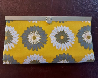 Clutch Wallet, 8" Diva Wallet, Fabric Wallet, Clutch, Women's Wallet, Sew Many Creations pattern