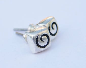 Silver Square Swirl Stud Earrings // Silver Plated Studs // 90's Costume Jewellery Earrings // Made in the UK