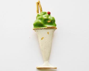 Vintage Pistachio Green Ice Cream Sundae Bolo Tie