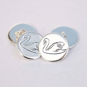 Manschettenknöpfe mit Schwan // Versilbert // Made in England // Modeschmuck // Unisex Geschenkidee // Weihnachtsstrumpffüller