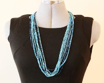 Lange Multistrang Blaue Samen Halskette // 1960's Vintage Beaded Necklace