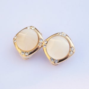 Vintage Mother of Pearl Gold & Crystal Clip On Earrings // Ladies Vintage Pearl Clip On Earrings // Costume Jewellery