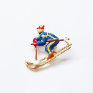 Winter Skiier Brooch // 1970's vintage enameled brooch // Fun present // Made in the UK // Quirky accessories image 2