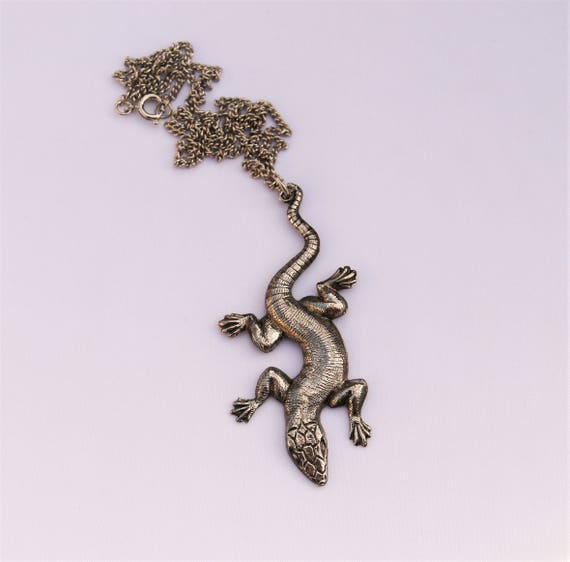 Vintage Lizard Pendant: Silver Tone Metal Gecko N… - image 2