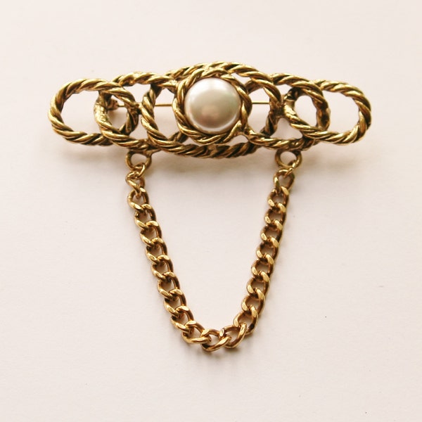1980's Gold Plated Brooch w/ Resin Pearl and Hanging Chain Attachment // Ladies Vintage Brooch // Vintage gift idea for women // Made in UK