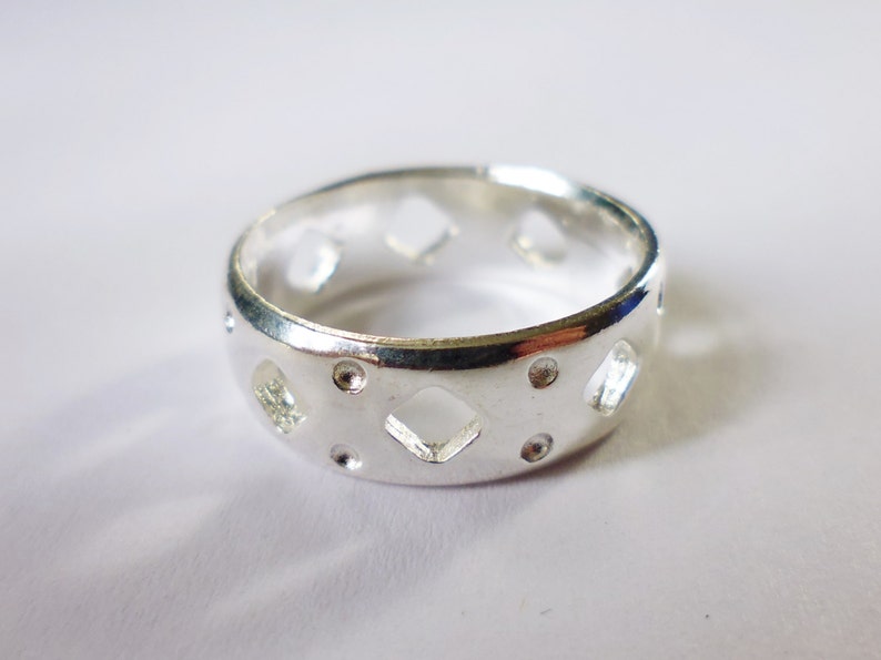 Ladies Patterned Silver Ring Silver Plated Diamond /'Cut-Out/' Ring Vintage 1990/'s Ring Various Sizes Available