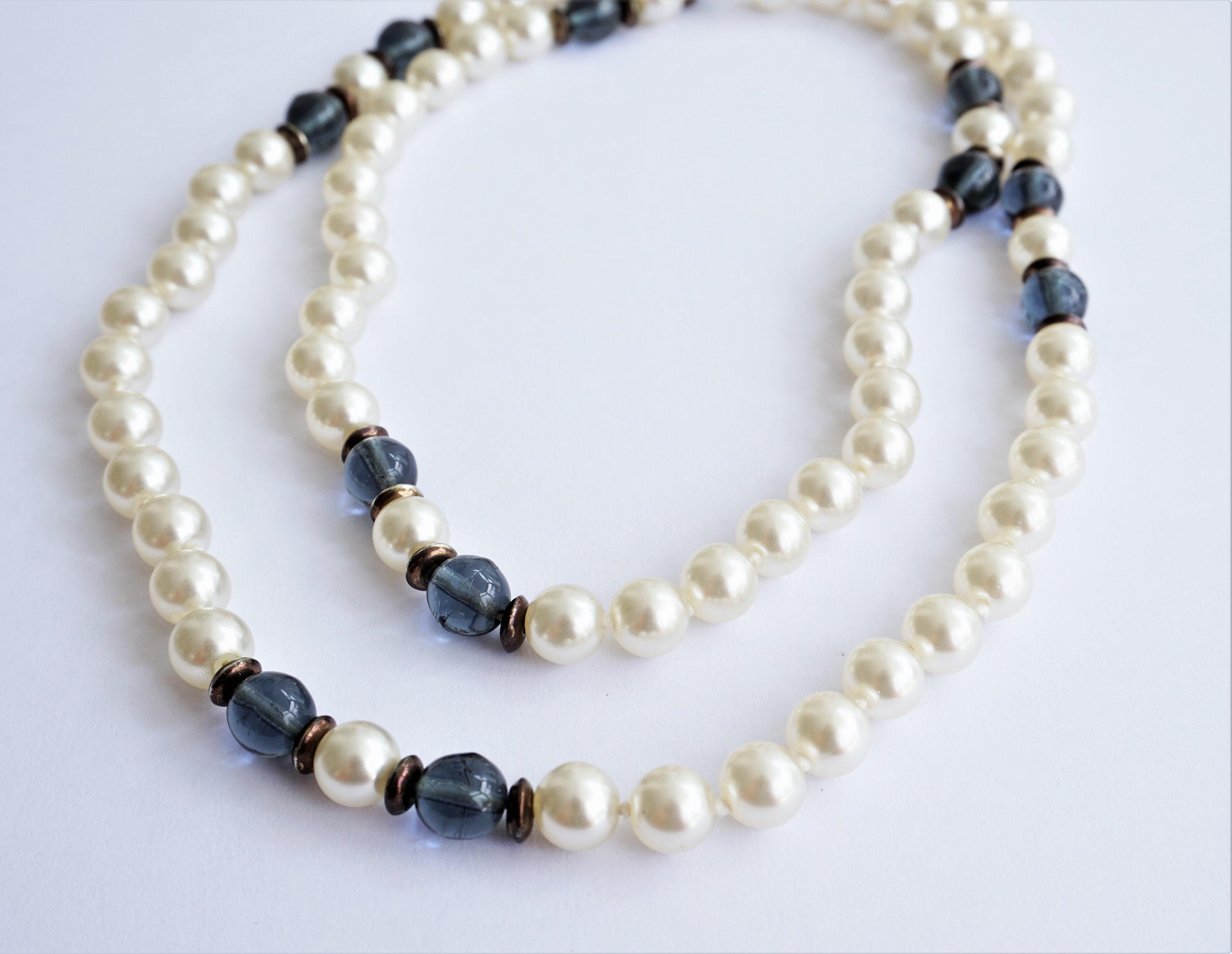 Vintage Cabouchon Faux Pearl Necklace: Knotted Blue Glass Beads 