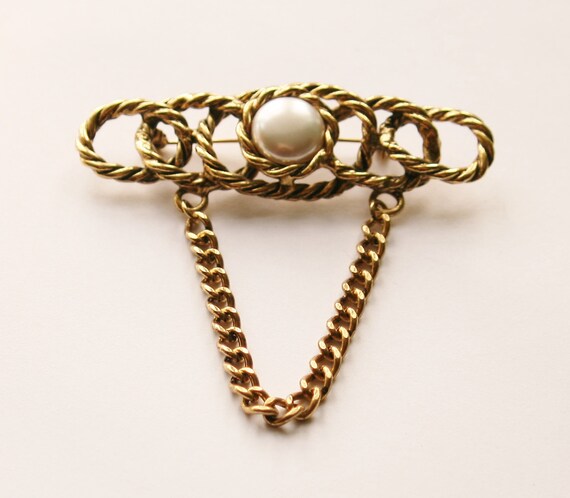 1980's Gold Plated Brooch w/ Resin Pearl and Hang… - image 2