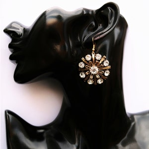 Clear Crystal Gold Flower Earrings // 1980&#39;s Gold Plated Swarovski Crystal Flower Earrings // Ladies vintage earrings // Gift idea for her