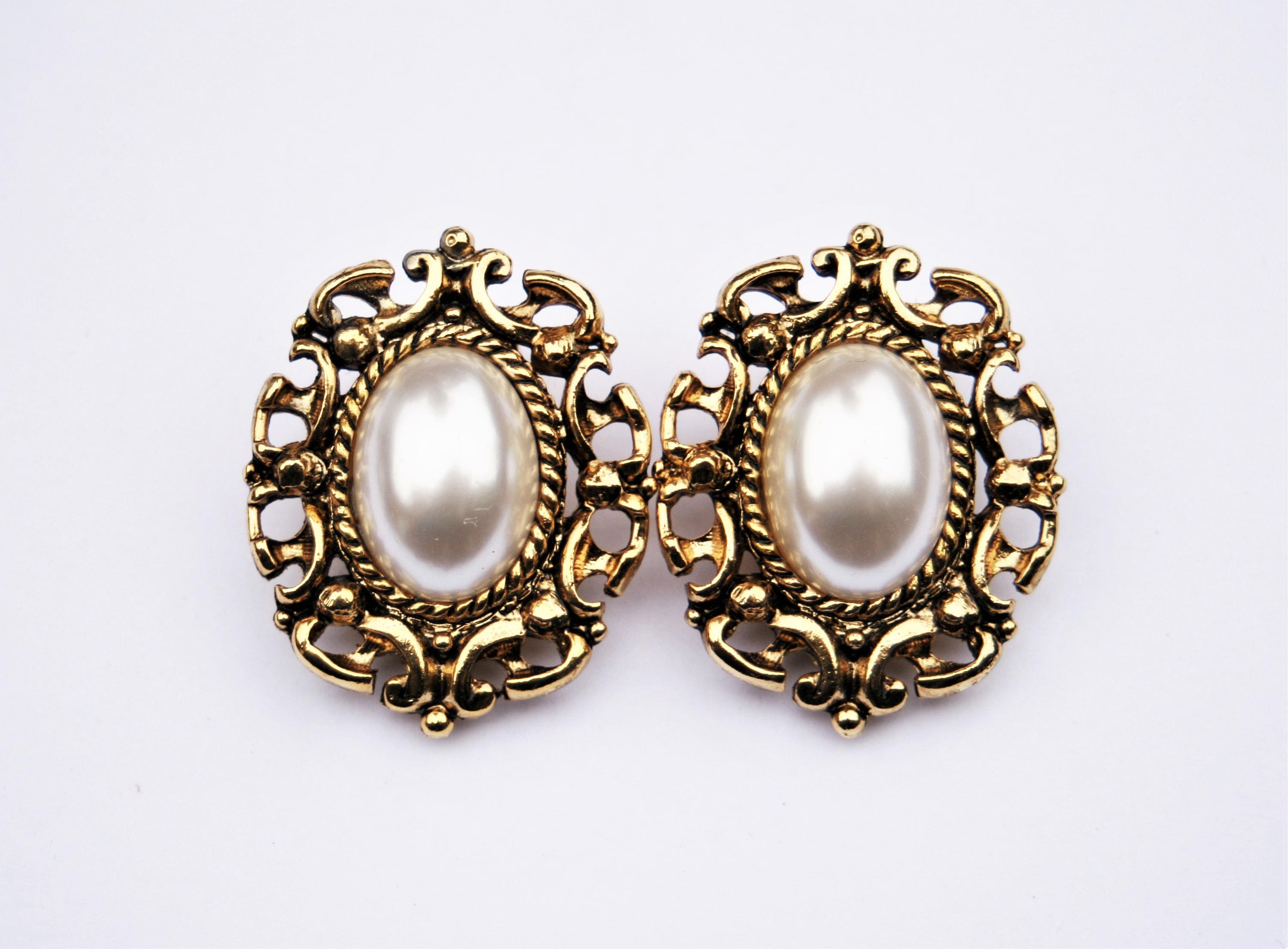 Boucles d'oreilles clips anciennes en plaqué or avec perles