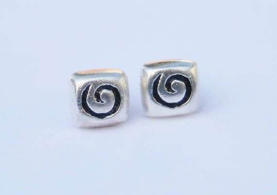 ピアス Numbering Swirl Stud Earrings #5202 5BNY874 Amazon.com: Generic Yellow Gold Plated Crystal CZ Spinner