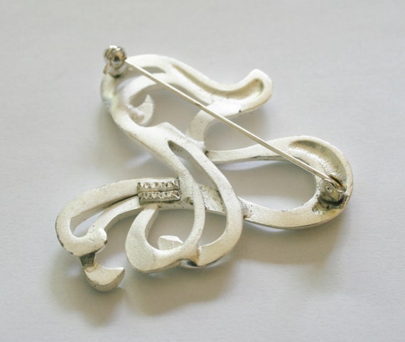 1990年代の抽象的なマットシルバーのブローチ - 英国製 - Etsy 日本