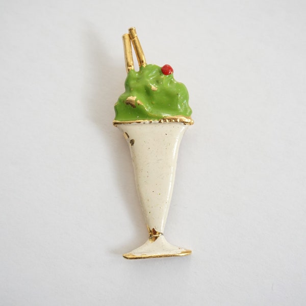 Vintage Pistachio Green Ice Cream Sundae Bolo Tie