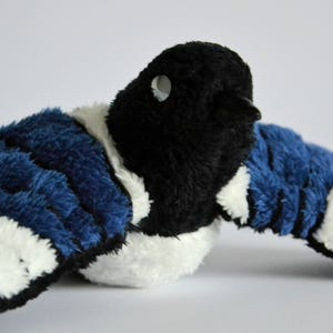 Plush magpie MAGGIE