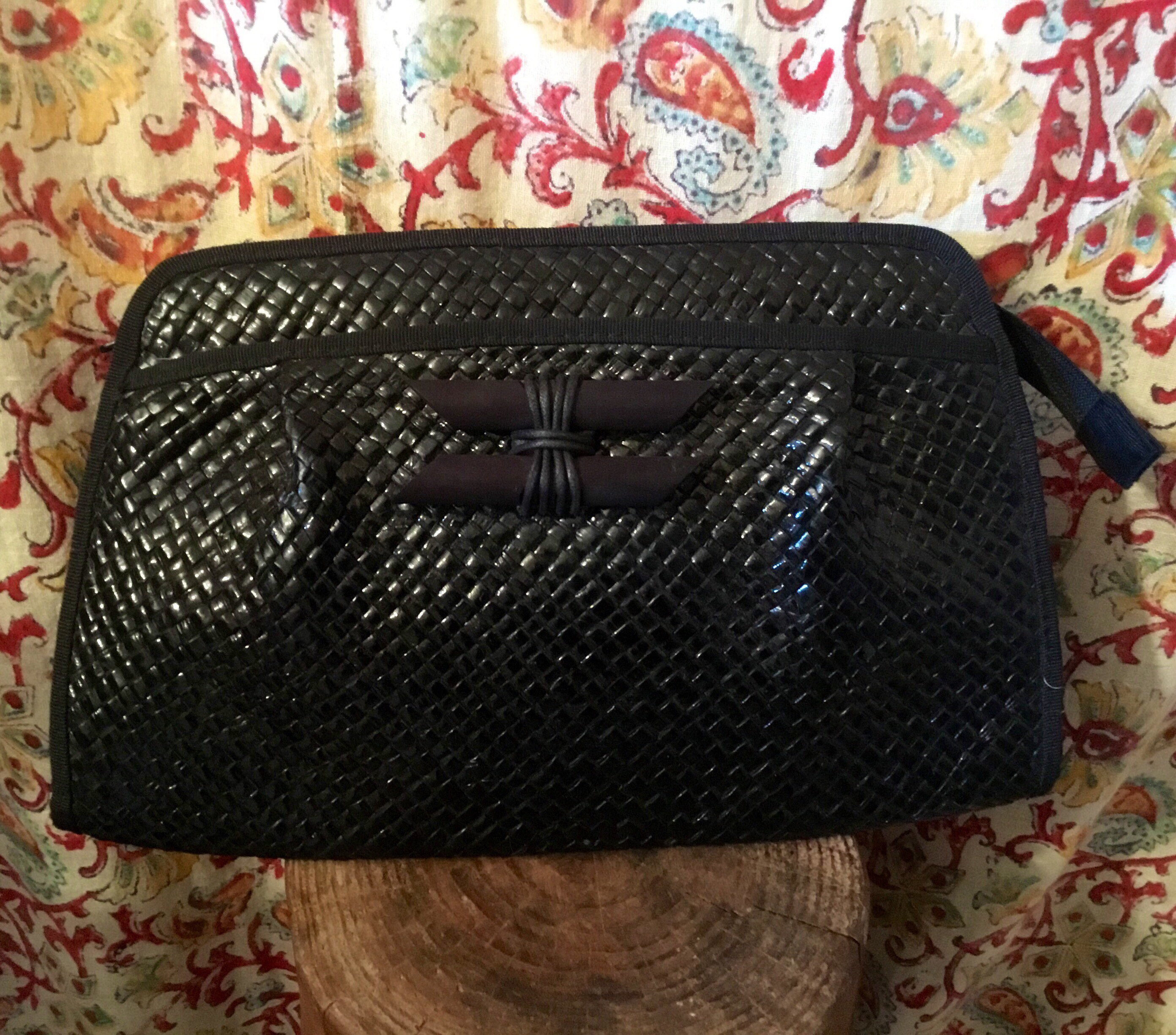 liz claiborne clutch wallet