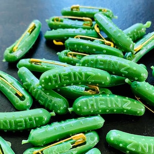 Vintage Green Heinz Pickle Pin - Pittsburgh Pickle Pin Collectible - Pittsburgh Souvenir - Gift for the Pickle Lover