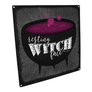 Letrero de metal con cara de bruja descansando de color magenta para decoración del hogar, cocina, oficina, decoración del hogar o patio al aire libre