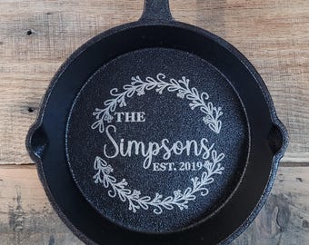 Mini sartén de hierro fundido personalizada de 5 pulgadas: regalo grabado personalizado para el sexto aniversario de hierro