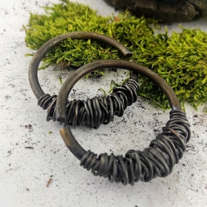 Aros negros de calibre 6 / Pesas para orejas / Lóbulos estirados / Pendientes rústicos