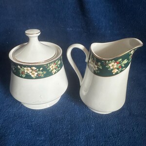 Sakura Splendor Fine Stoneware Christmas Replacement Serveware Sugar Bowl & Creamer Set Noel Holiday Table creamer and Sugar Bowl Gold Trim