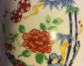 Vintage Sakura Handcrafted Porcelain Imari Ware Japan Vase Urn 6" Tall Gold Trim Hand Psintef Japanese Flower Vase