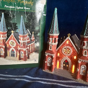 Dickens Keepsake Christmas Village Church Cathedral Porcelain Lighted House 1995 Noel Village Double Steeple Church Boxed W/Light