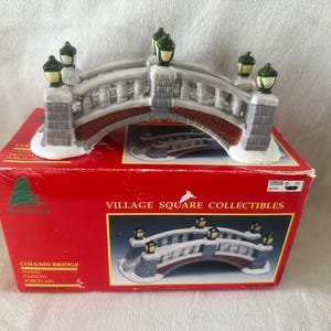 Caldor Share the Joy Christmas Village-accessoire "Column Bridge" 1994 Made by Lemax Noel Village Bridge-accessoire Vakantiedecor
