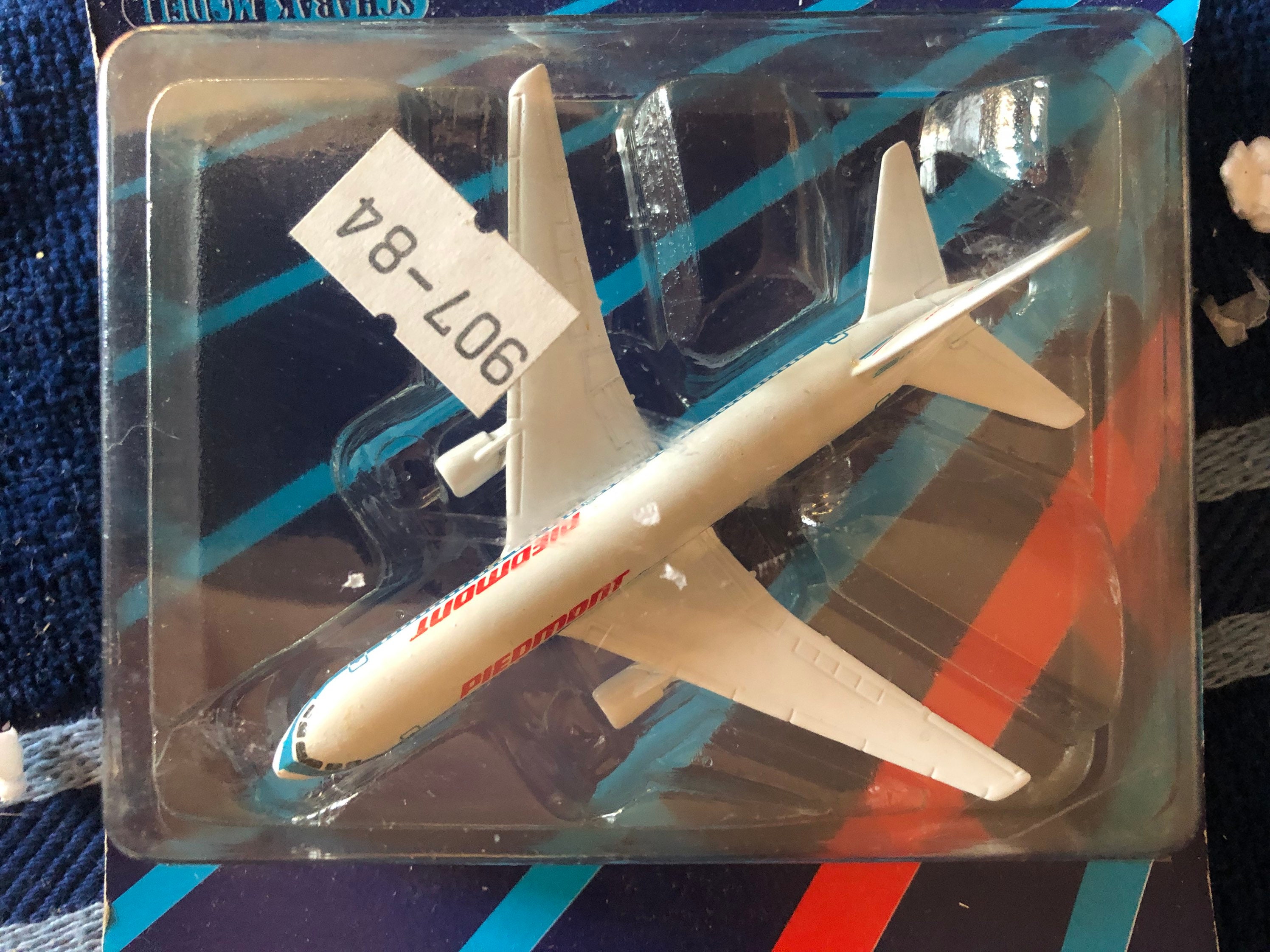 Ontembare aangenaam fort Schabak 1:600 Scale Die Cast Airplane Boeing B 767-201 Super - Etsy