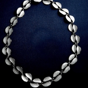 Vintage 1950&#39;s David Andersen sterling silver and white guilloche enamel leaf neckless, made in Norway
