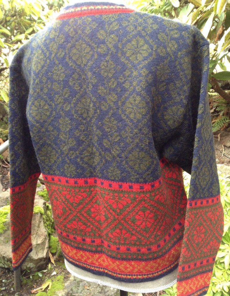 Skjaevelan of Norway Wool Jacquard Cardigan Sweater Blue Red Olive Gold sz XS image 4