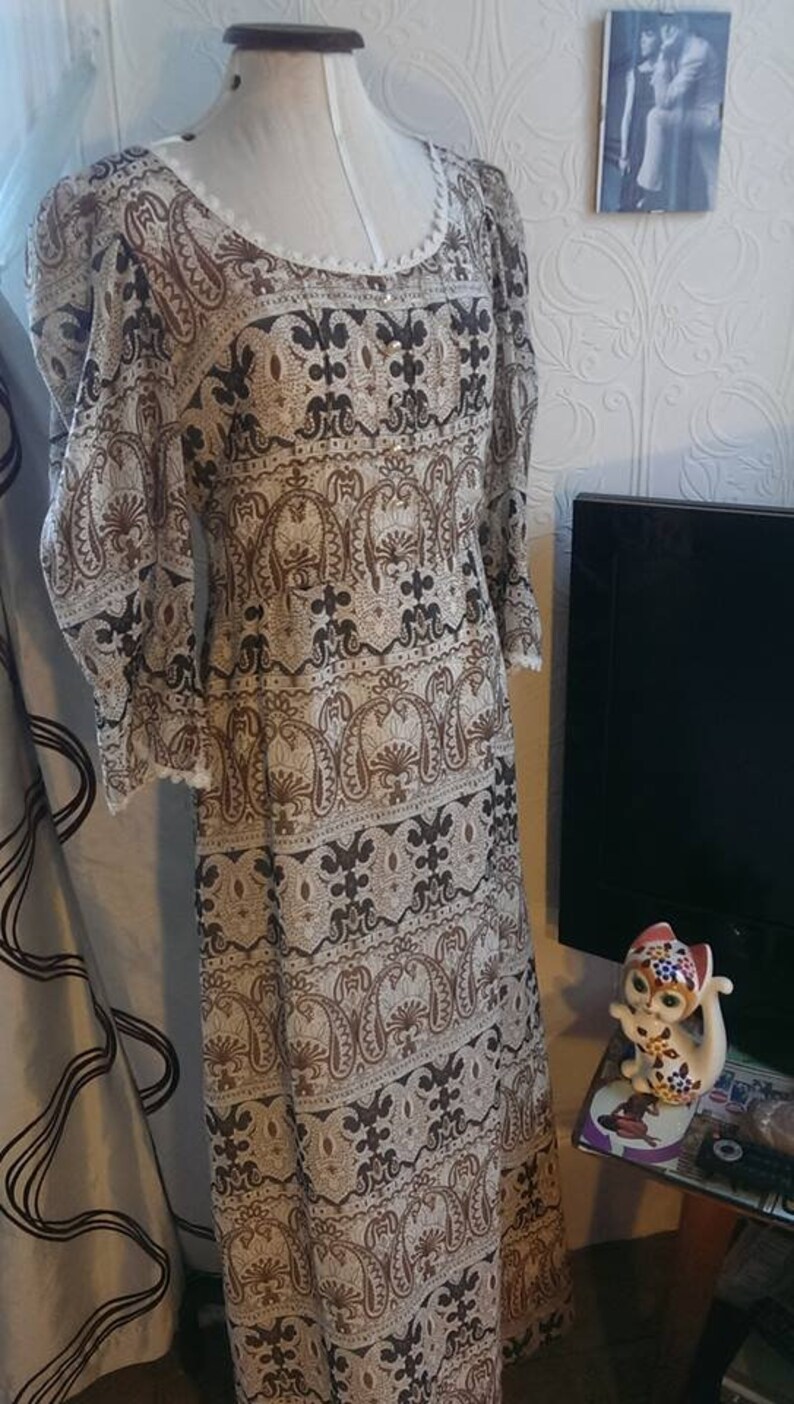 Black and White Victoriana Psychadelic Dress Vintage 60s Brown