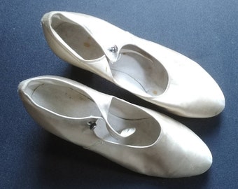 Vintage Cream Satin 30s Mary Jane Dancing Shoes