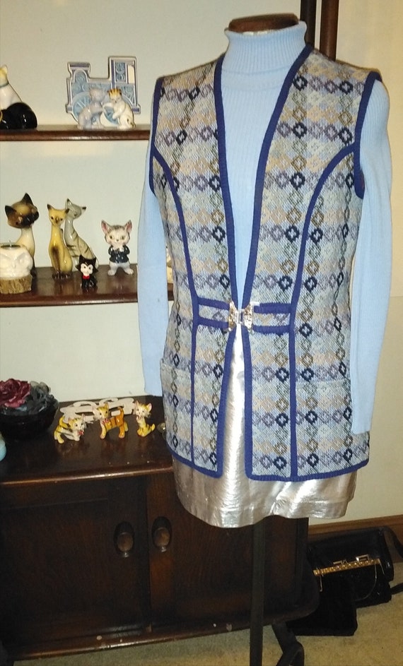 Vintage 1970s blue welsh Gem