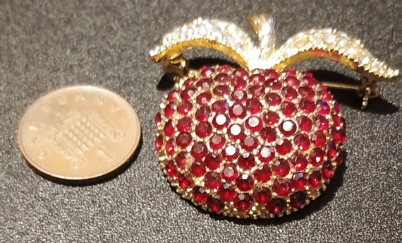 Vintage 60s Gold tone and Red Diamante Apple Broo… - image 5