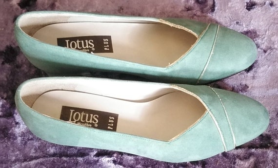 Vintage 80s Aqua Suede Court Shoes - image 3