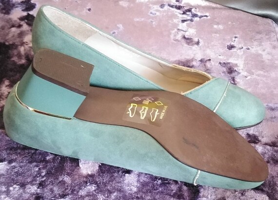 Vintage 80s Aqua Suede Court Shoes - image 6