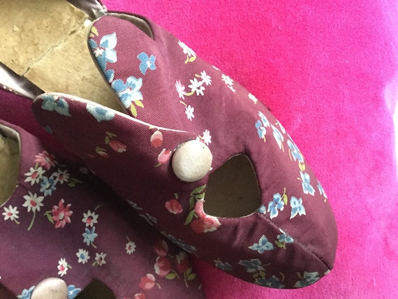 1920s boudoir shoes 1930s floral silk rayon shoes