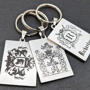 Personalisierter Wappen/Familienwappen Schlüsselanhänger Laser gravierter Edelstahl und Geschenkbox. Gestalten Sie Ihr eigenes.