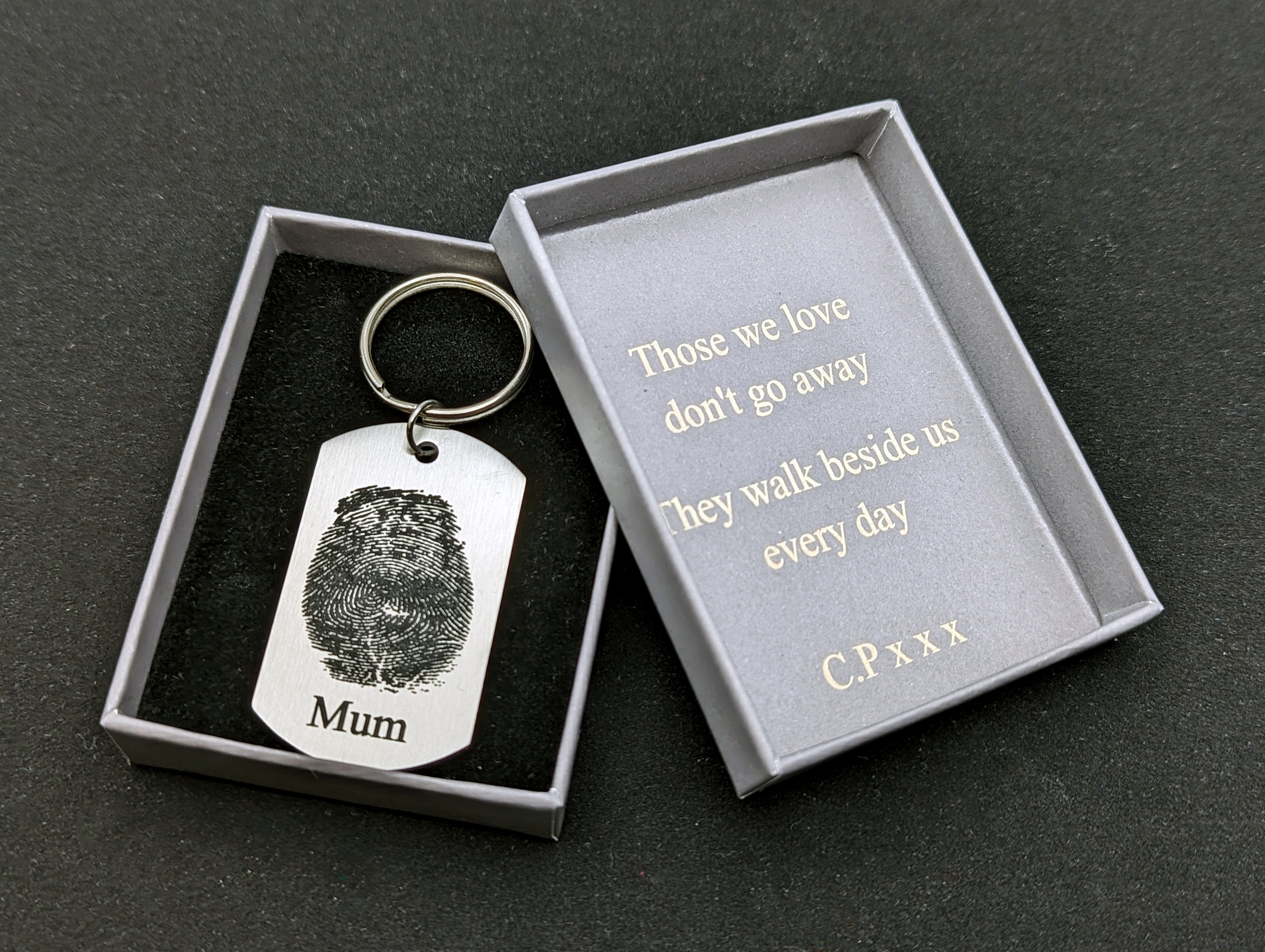 Personalised key ring holder for wall / Key hanger with the family name /  Pet paw print / Personalized housewarming gift