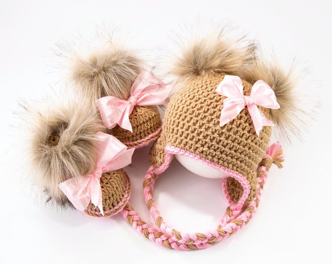 Crochet Baby girl fur booties and double pompom earflap hat with bow, Baby girl outfit, Newborn girl set, Baby girl gift, Preemie girl set