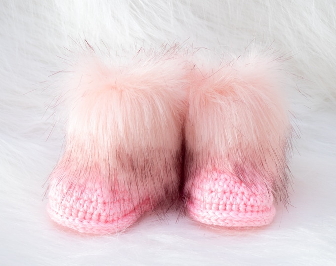 Pink Baby girl booties, Faux Fur Booties, Preemie girl shoes, Fur Baby Booties, Crochet booties, Newborn girl winter booties, Baby girl gift