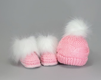 Pink baby girl pom hat and fur booties, Baby girl winter clothes, Newborn girl gift, Knit baby girl clothes, Baby girl gift, preemie girl