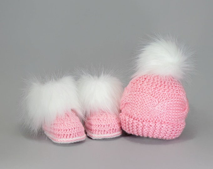 Pink baby girl pom hat and fur booties, Baby girl winter clothes, Newborn girl gift, Knit baby girl clothes, Baby girl gift, preemie girl