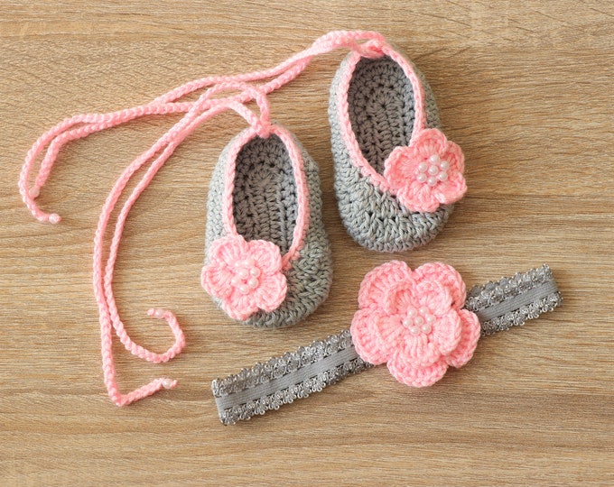 baby shoes and headband set