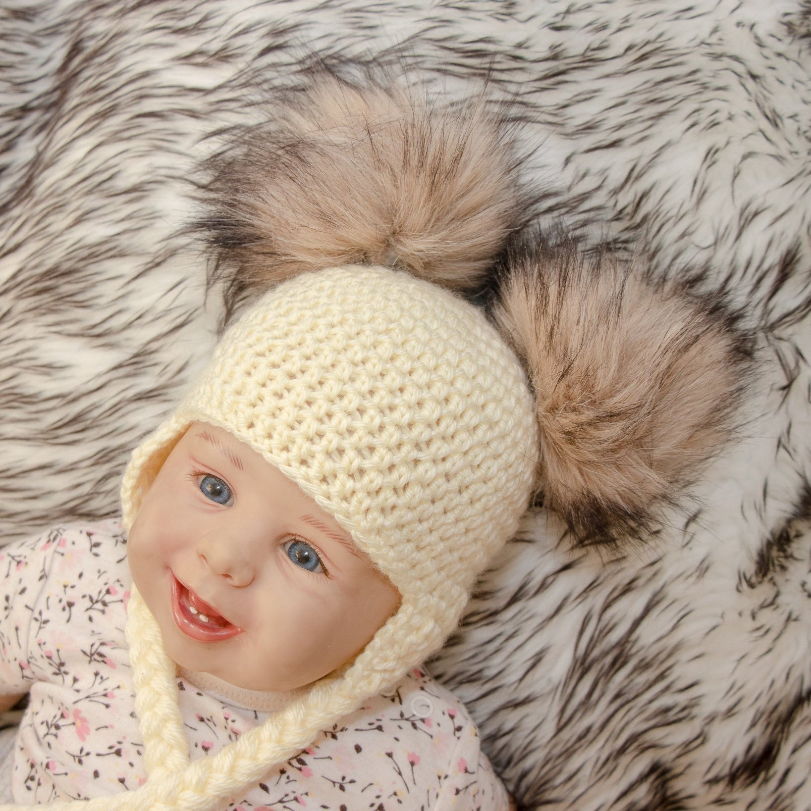 crochet baby hat with pom pom
