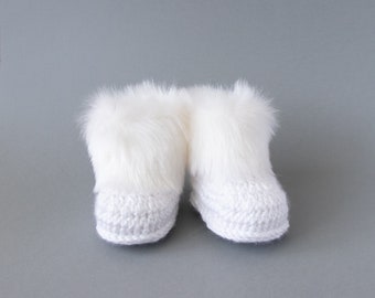 White Baby boots, Faux Fur Booties, Gender neutral booties, Newborn Shoes, Baby winter Boots, Crochet Baby Boots, Preemie booties, Baby UGGS