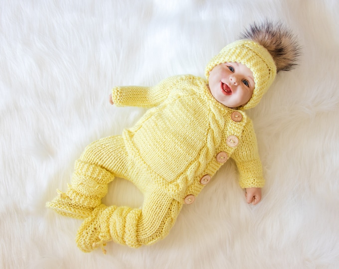 Yellow baby outfit, Baby home coming outfit, Gender neutral coming home outfit, Newborn take home outfit, Hand Knitted outfit, Baby gift