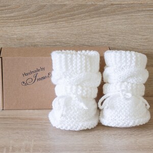 Hand knit White baby boots, Cable knitted Baby booties, Gender neutral baby booties, Newborns booties, White booties, Baby winter boots image 7