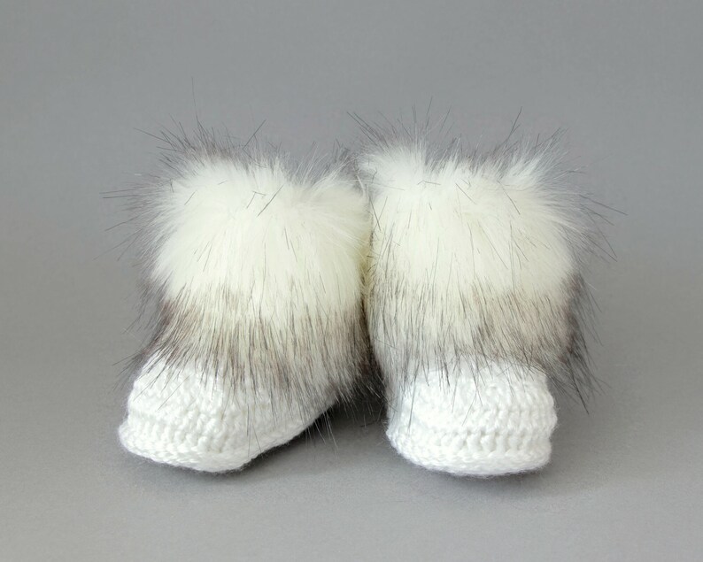 White Booties and Hat set, Faux fur booties, Fur pom pom hat, Hat and Booties set, Gender Neutral Baby Shower Gift, Baby winter clothes image 3