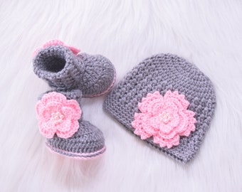 Gris y rosa bebé niña flor sombrero y botines, sombrero recién nacido y botines, traje de niña preemie, botines de ganchillo, sombrero de flor, regalo de la niña bebé